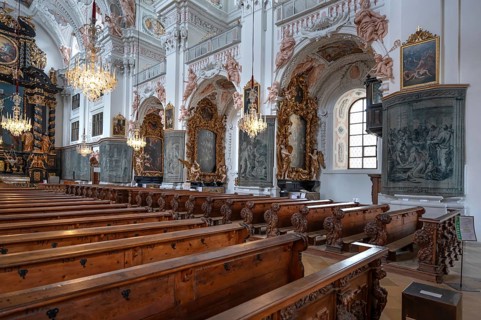 Interior of the parish church of the Assumption of Mary, on the right are fasting hangings on