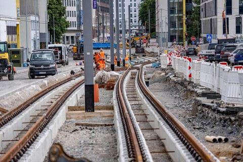 Large construction site in the city center of Essen, Hachestraße, the construction of new tracks