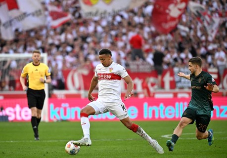Luca Jaquez VfB Stuttgart (14) Action on the ball Referee Referee Christian Dingert Romano Schmid