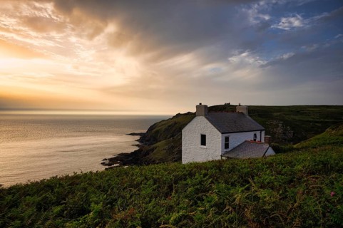 Seaside cottage, Cape Cape Cornwall, evening mood, sunset, St Just in Penwith, Cornwall, England,