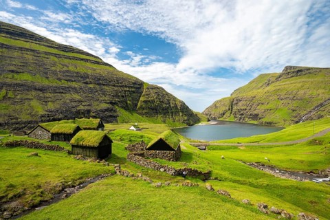 Traditional houses of Saksun, grass roof, Streymoy island, Faroe Islands, Denmark