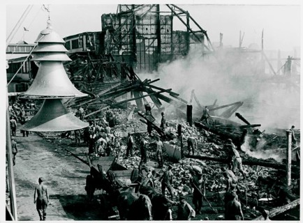 Exhibition halls, house of the radio industry, fire, Berlin, architecture, Heinrich Straumer,