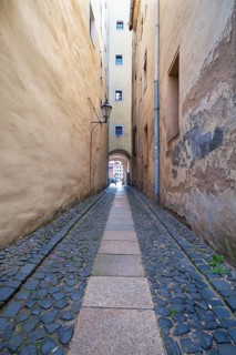 Schmaler Häuserdurchgang zum Obermarkt, Verrätergasse, Görlitz, Upper Lusatia, Saxony, Germany