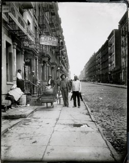 New York, West 103th Street_Apartment for rent for respectable Negro family, poverty, black,