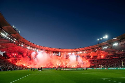 Bengalos, pyrotechnics, pyro, fireworks, Cannstatt curve, fan block, soccer Bundesliga, DFB-Pokal,