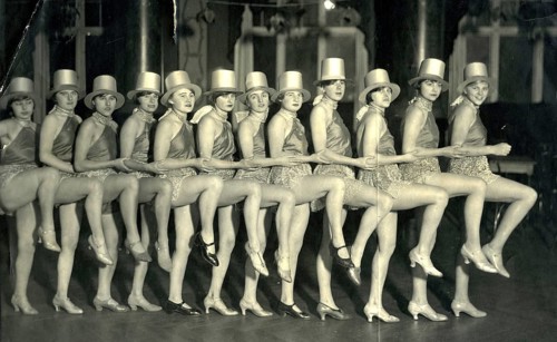 Berlin, revue, cabaret, golden twenties, girls' group, woman with hats, dance, dance group of woman