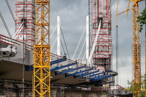 New construction of the second Neuenkamp motorway bridge of the A40, across the Rhine near