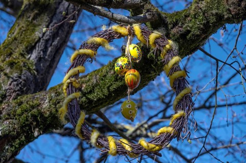 Easter wreath at Osterbrunnen in Eckenhaid, customs in Franconia, Eckental, Middle Franconia,