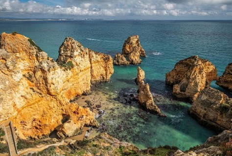 Stunning gorgeous natural beauty found in the Portuguese coast at Ponte da Piedade, showcasing