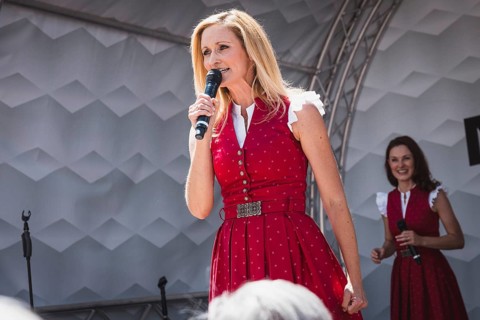 Open-air concert on 27 June 2026 by Sigrid & Marina, supporting Hansi Hinterseer at the Medrig Alm