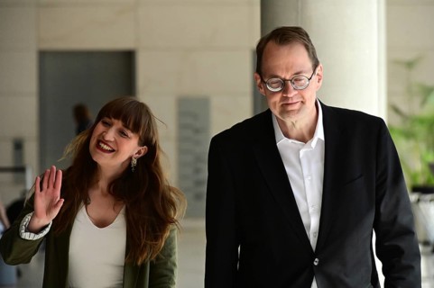 Heidi Reichinnek and Sören Pellmann on their way to the Tuesday statement from the Left Group in
