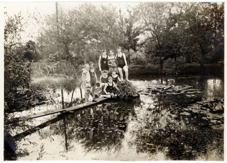 Bathing, swimwear, leisure, summer, woman, girls, children, group of children standing at the edge