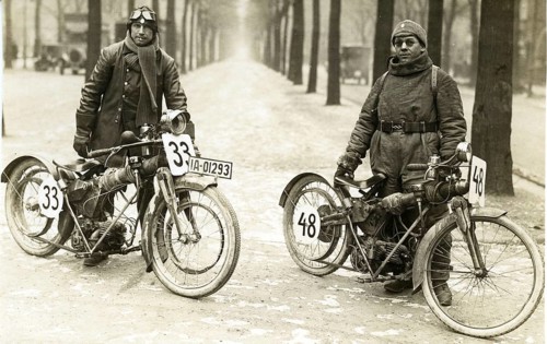 Motorcycle, racing machines, Berlin, in front of the start, AVUS race, Two men in winter clothes
