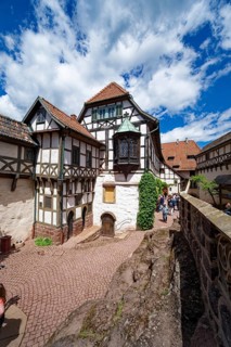 Bailiwick with Nuremberg bay window, castle courtyard, Wartburg, castle in the Thuringian Forest,