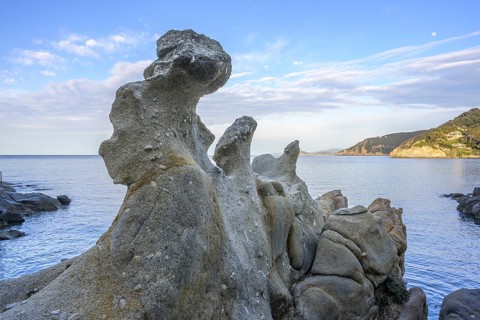 Road along the coast with beautiful rock formations to, Capo Sant Andrea, Marciana, Livorno