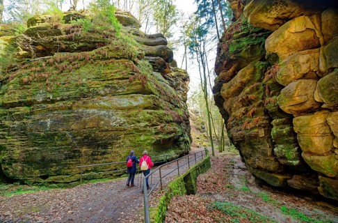 Hiking in Uttewalder Grund, rocky valley near Lohmen, gorge, rock formation, hiking, excursion