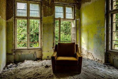 Morbid charm in the so-called armchair room, former lung hospital and lost place Heilstätte