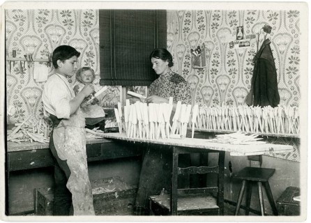 Bavaria, Franconia, home work, doll making, doll legs, poverty, In a workshop, a family is working