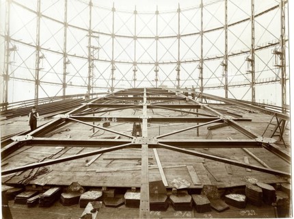 Gasometer Charlottenburg, Gaußstr. 1, construction phase 1911, Berlin, interior view of a large