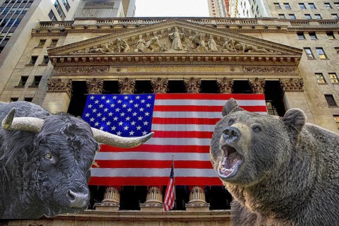 Symbolic photo, bull as an upswing symbol, bear as a sign of downturn, New York Stock Exchange,