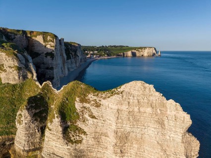 Aerial view of the Falaise d'Amont rock formation, Porte d'Aval rock formation, Étretat, Alabaster