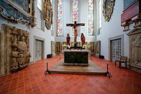 Altar room, Georgenkirche am Marktplatz, baptism church of Johann Sebastian Bach, interior photo,