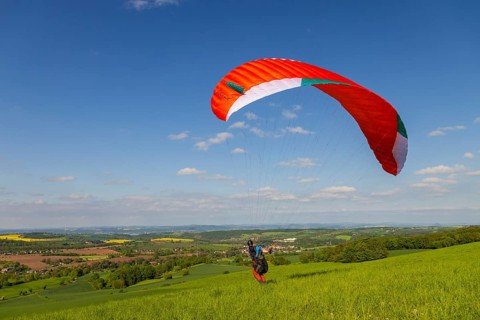 Paragliders at Quohrener Kipse, Kreischa, Saxony, Germany