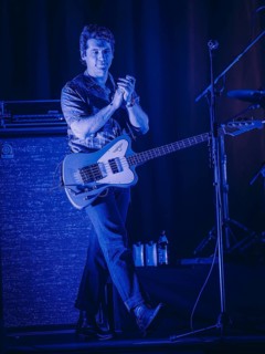 Hatch Bullard, bassist from Smokie live on 50 Years of Music - Tour 2026 in Berlin's Uber Eats