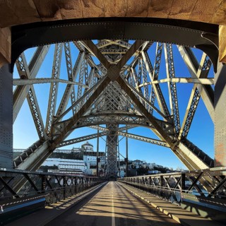 Ponte Dom Luis I arched bridge designed by Théophile Seyrig, looking up from the lower level