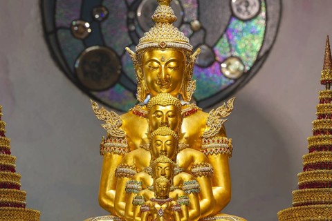 The Buddhas nestled within one another symbolise the inner journey, the continuity of the teachings