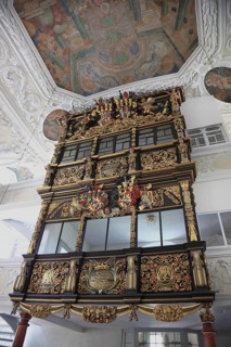 Power lodge in the Evangelical Lutheran St. Lawrence Church. The two floors offered space for the