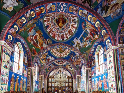 Colourful paintings in Biserica Na?terea Maicii Domnului church, Sapân?a, Maramure?, Romania