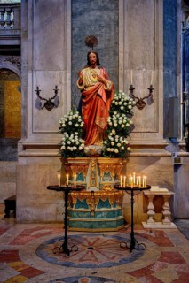 Estrela Basilica and Convent of the Most Sacred Heart of Jesus, Sacred Heart of Jesus statue,