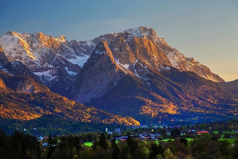 Zugspitze group 2962m at evening sun in spring, Farchant near Garmisch-Partenkirchen, Loisachtal,