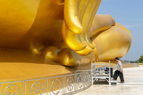 Largest Buddha statue in Thailand (Luang Pho Yai: the statue shows Buddha in the so-called