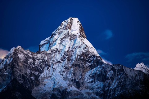 Ama Dablam, 6, 812 m, in the evening light (the Matterhorn of Nepal), Mahalangur Himal, Solu