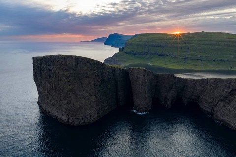 Trælanípa Cliffs, Sørvágsvatn, Vágar Island, Faroe Islands, Denmark