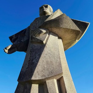 Statue by Arlindo Rocha for D. António Ferreira Gomes, who was bishop of Porto from 1952 to 1982,