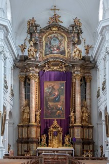High altar with fasting cloth, dated 1782 by Bartolomeo Altomonte, Carmelite Church, Landstraße 33,