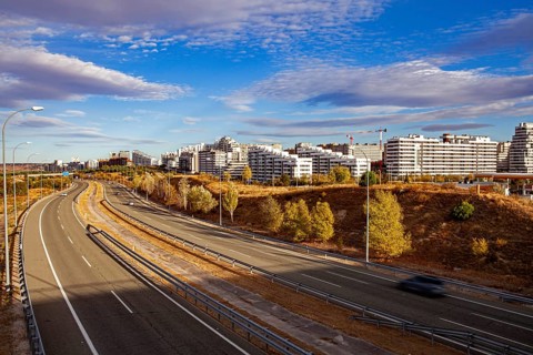 Valdebebas is an emerging and fast growing city well connected to the international airport, Ifema,