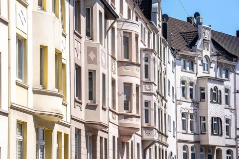 Façades of older, well-preserved, well-maintained residential buildings, partly Art Nouveau,