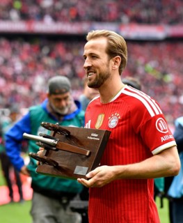 Honouring Goal Scorer Trophy for Harry Kane FC Bayern Munich FCB (09) by Kicker Fußball Bundesliga,