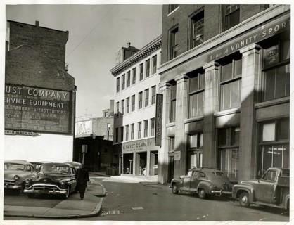 New York, SoHo, USA, classic cars, Vanity Sports, poor area, urban street scene with classic