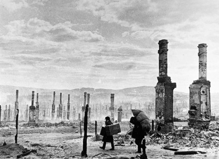 Scorched Earth, Northern Front, Murmansk, Soviet Union 1941 Chaldej about this photo: 'Hitler had