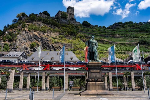 Railway line on the right bank of the Rhine between Rüdesheim and Koblenz, one of the busiest