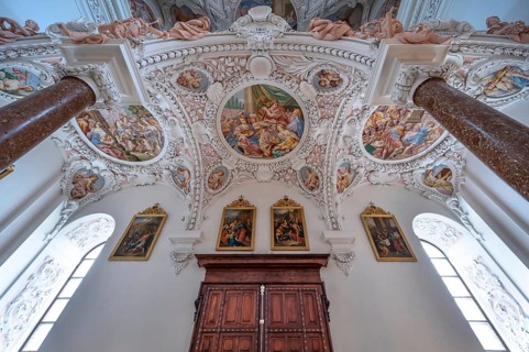 Vaulted ceiling under the organ gallery, parish church of the Assumption of Mary, 17th century