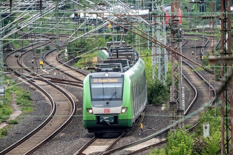 S-Bahn S1 on the line near Mülheim-Styrum, railway line between Mülheim an der Ruhr and Duisburg,