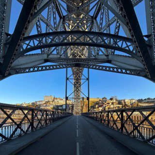 Ponte Dom Luis I arched bridge designed by Théophile Seyrig, viewed from the lower level towards