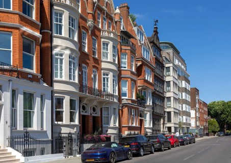Victorian red-brick mansion blocks, Cheyne Place, Royal Hospital Road, Chelsea and Kensington,