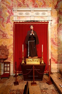 Church and Convent of Nossa Senhora da Piedade, Saint Anthony statue, Santarem, Ribatejo, Portugal